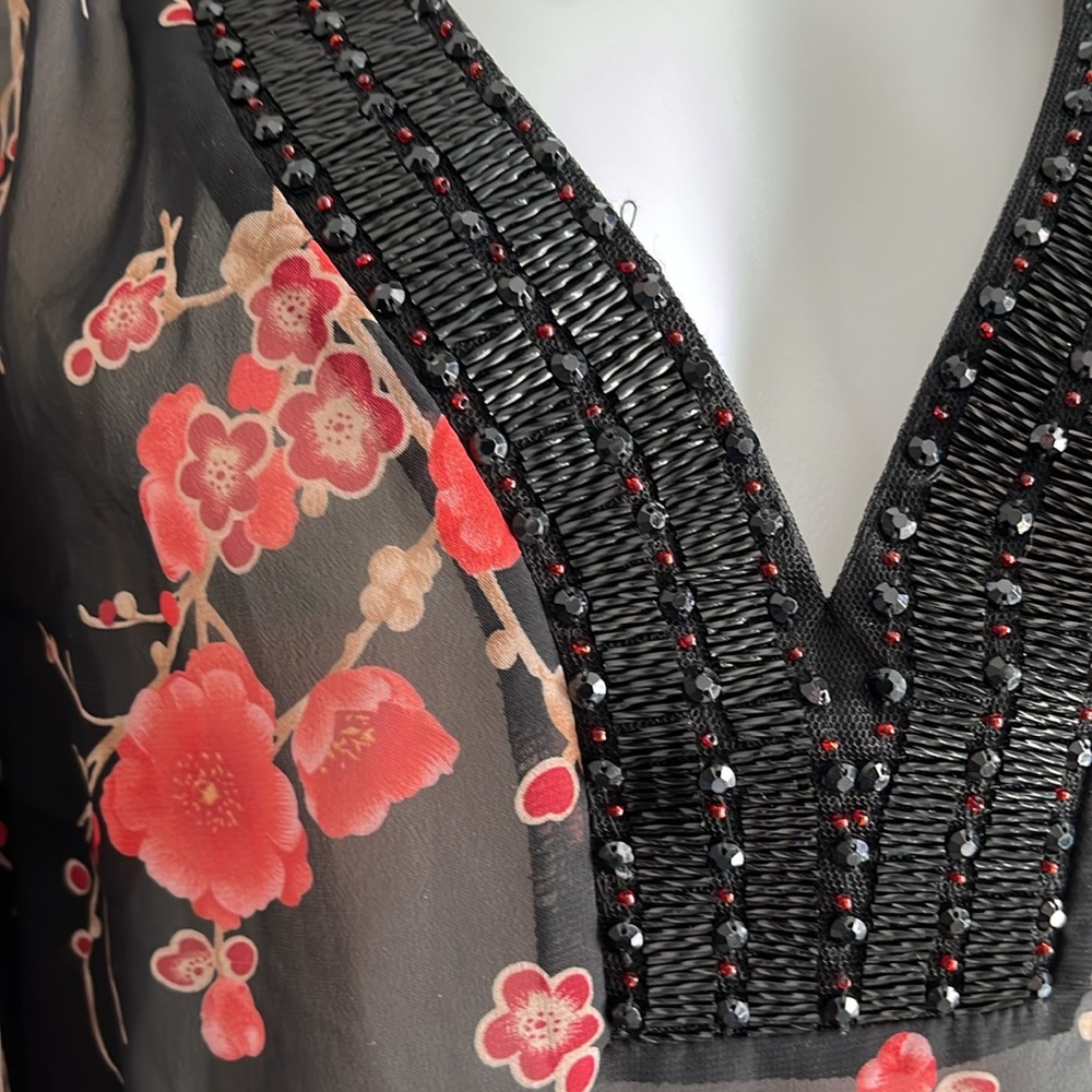 Studio Y Floral Black and Red Women's Top - Picture 3 of 7
